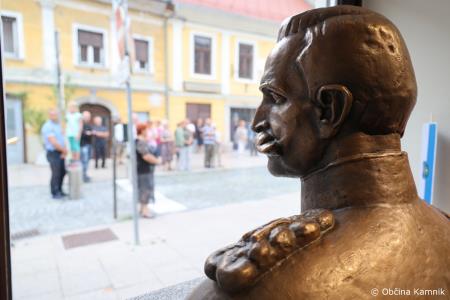 Odkritje novega doprsnega kipa generala Rudolfa Maistra v njegovi rojstni hiši (37)